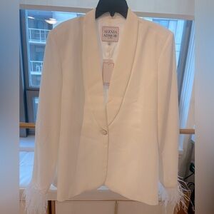 NWT ivory Alexia Admor  blazer with ostrich feather detailing on wrists, 14/xl!